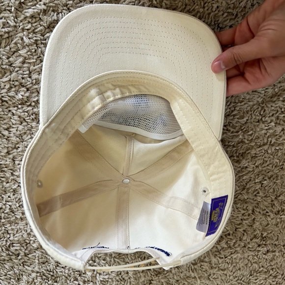 Hat - Picture 4 of 4